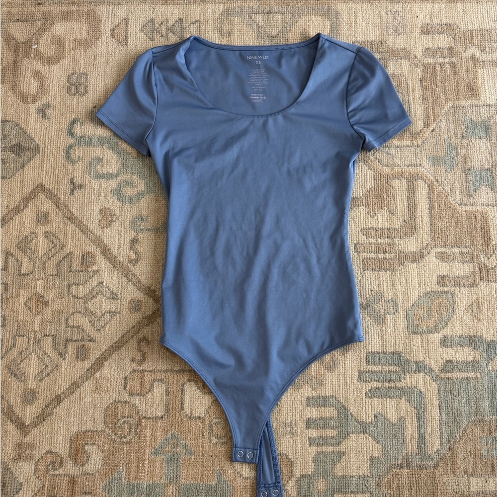 Nine West periwinkle bodysuit